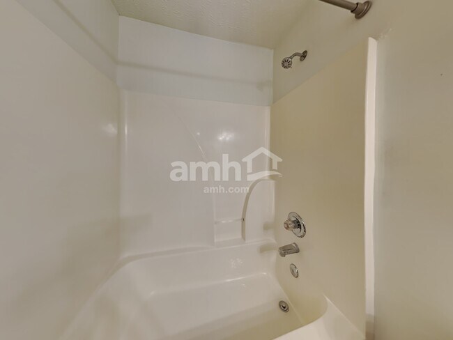 Building Photo - 2049 Aberdeen Cir