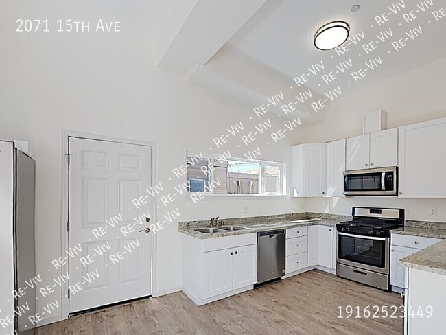 Building Photo - 2071 15th Ave