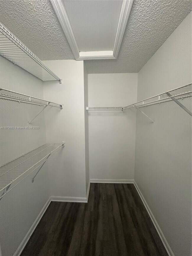 Building Photo - 4752 NW 59th Manor