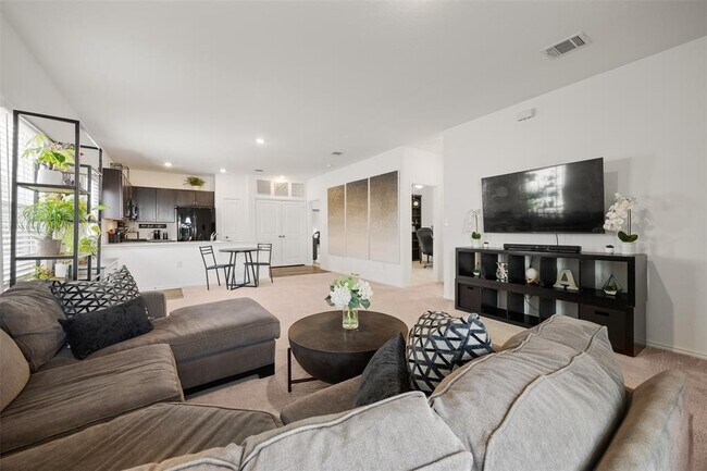 Building Photo - 257 Muscovy Dr