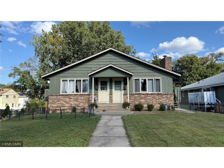 Primary Photo - 711 6th Ave S
