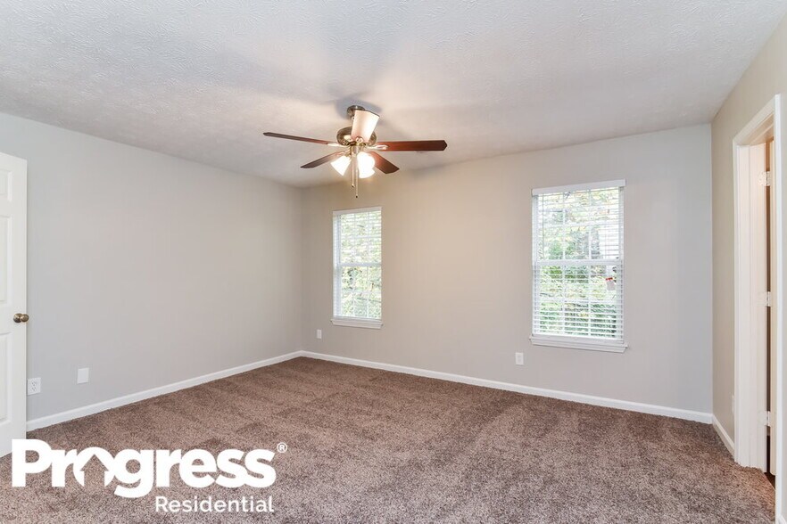 Building Photo - 300 Mephisto Cir