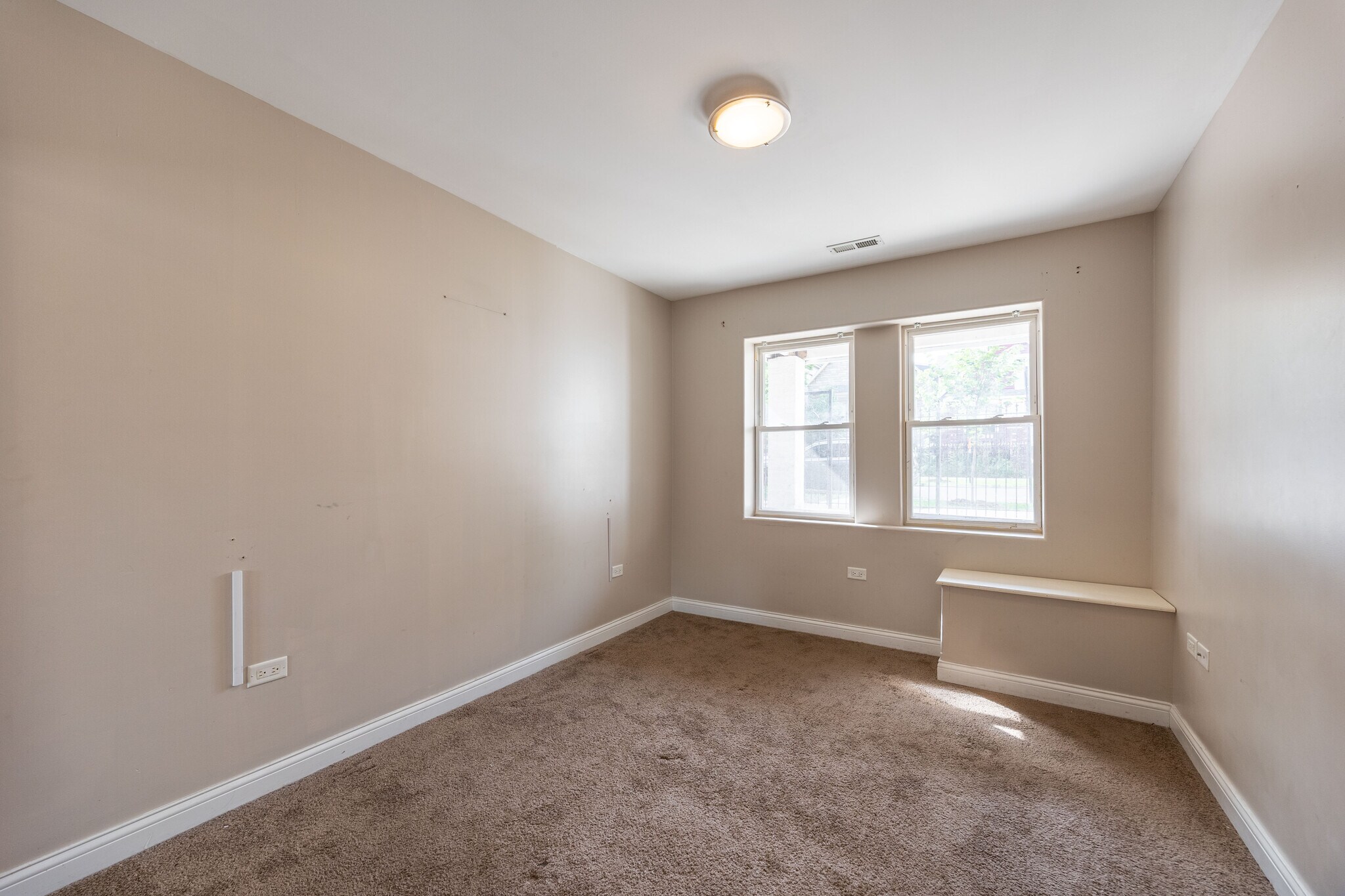 Building Photo - 3444 W Schubert Ave