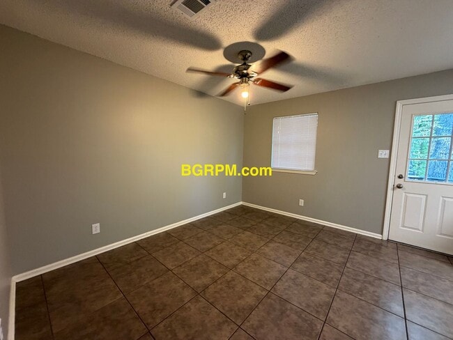 Building Photo - 1217 Overview Dr