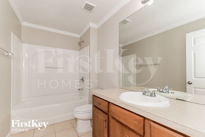 Building Photo - 5825 100th Ave E