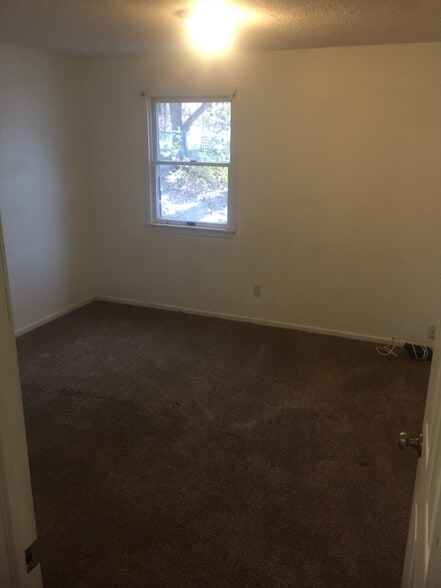 Building Photo - 496 Blossom Rd