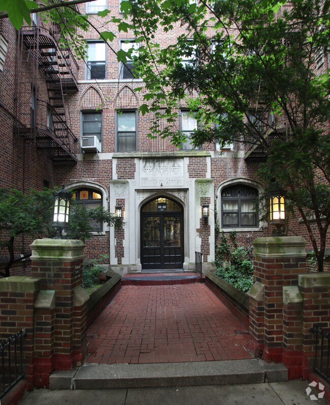 Building Photo - Windsor House