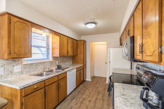 Building Photo - 5457 Blue Quail Dr