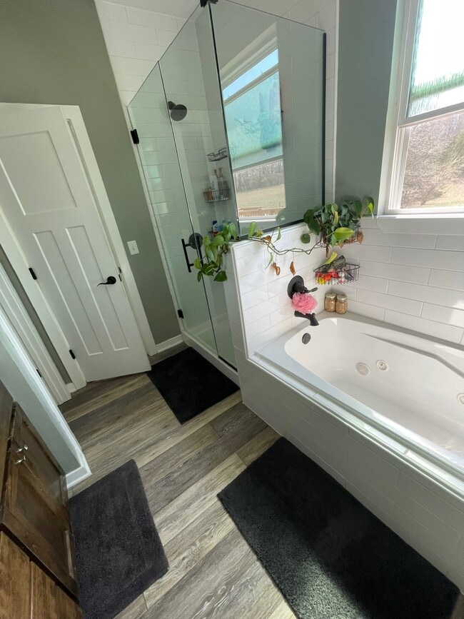 Building Photo - 1010 Deer Run