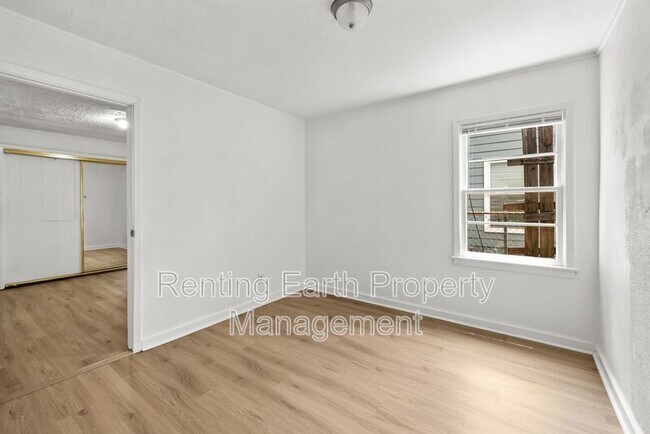 Building Photo - 4014 Chelsea Dr