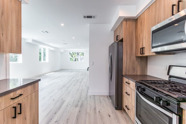 Building Photo - 4299 Tujunga Ave