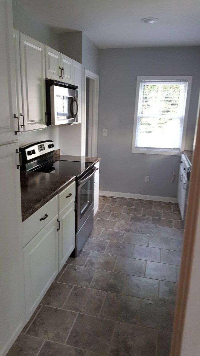 Building Photo - 710 Mahlon St