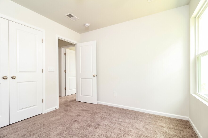 Building Photo - 210 Celebration Ave