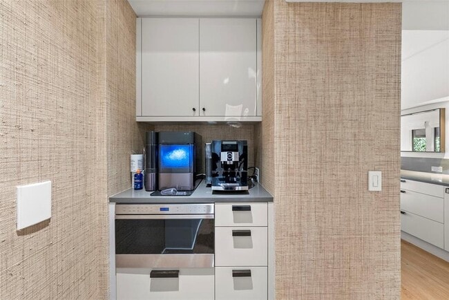 Building Photo - 1123 Abbeys Way