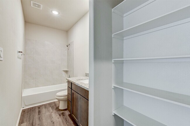 Building Photo - 407 E Avenue G