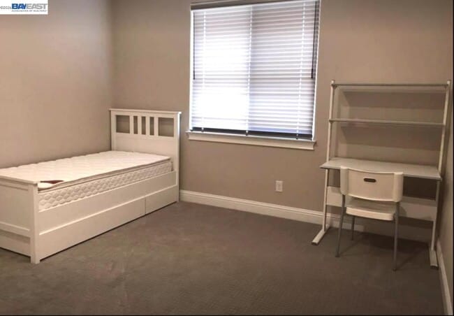 Building Photo - 358 Reddington Dr