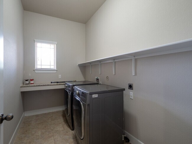 Building Photo - 18612 Rio Chama Ln
