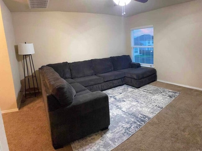 Building Photo - 9626 Common Law