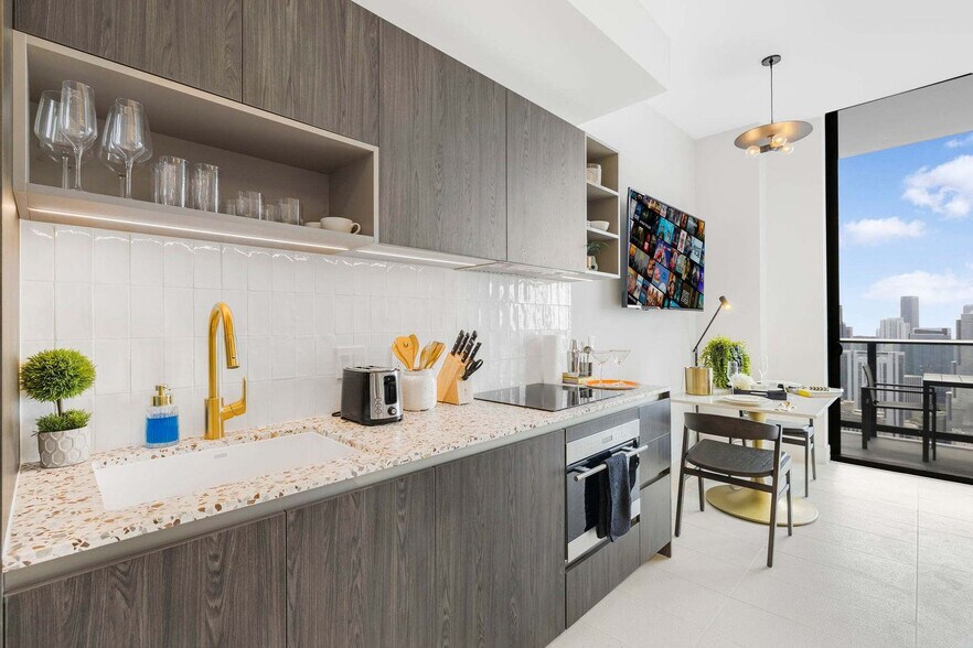 Building Photo - 159 NE 6th St