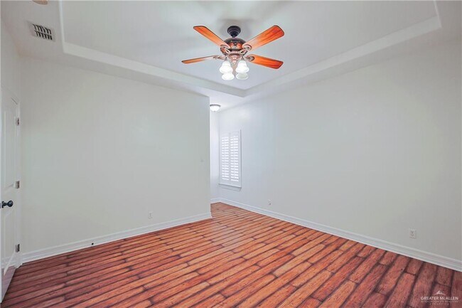 Building Photo - 20 South Dr