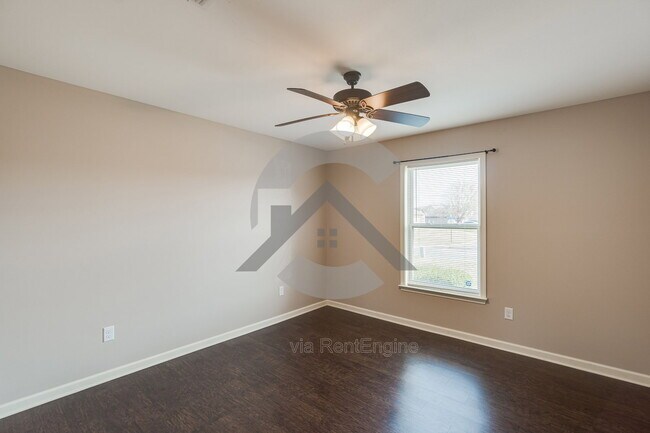 Building Photo - 2405 Canterbury Ln