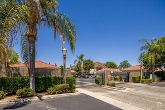 Building Photo - 1542 E Alluvial Ave