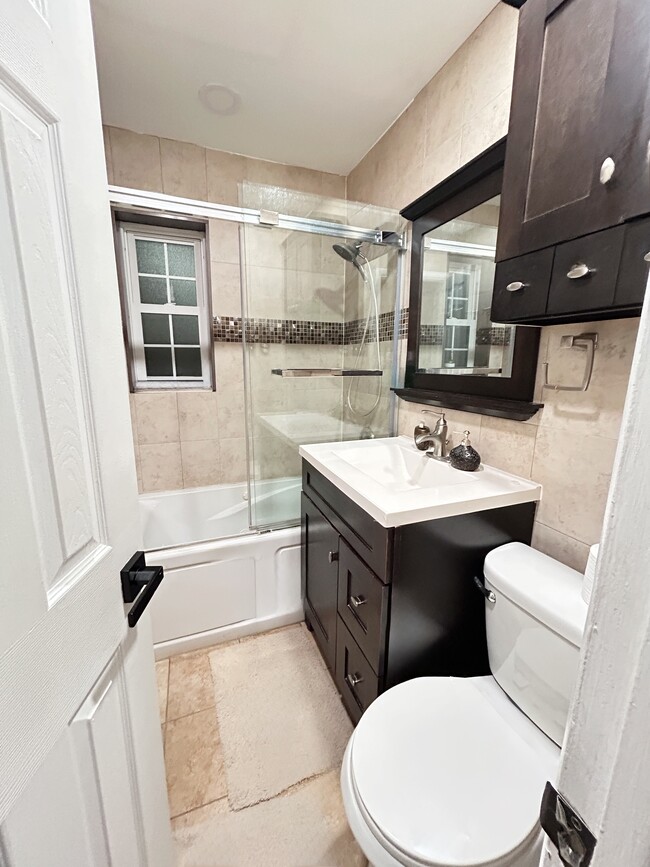 Building Photo - 5410 Ives Pl