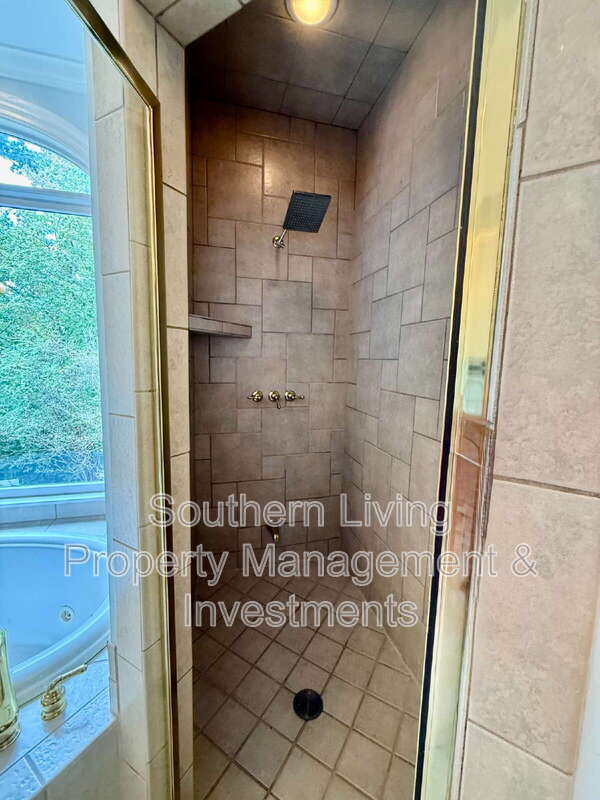 Building Photo - 1806 Asbury Hall Ct