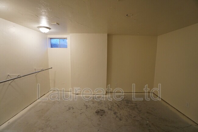 Building Photo - 7843 W Quarto Ave