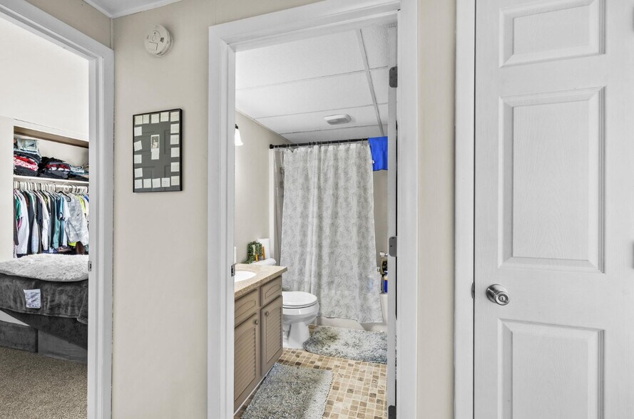 Building Photo - 3431 Evergreen Dr