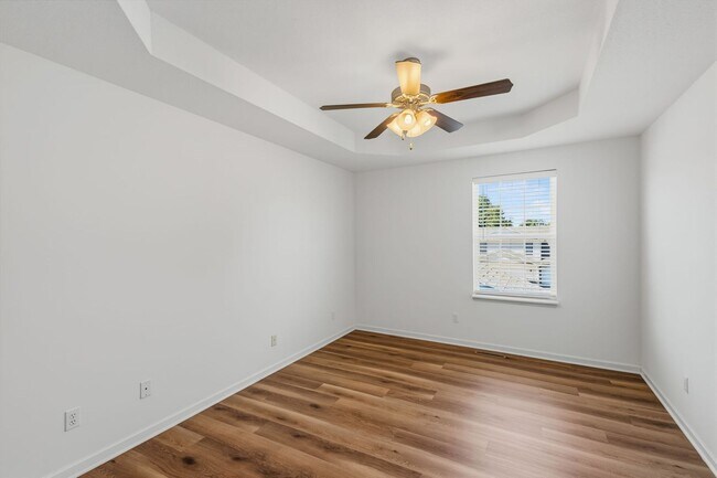 Building Photo - 5000-5002 Carrie Ridge Dr.
