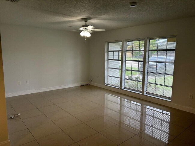 Building Photo - 11610 NW 33rd St