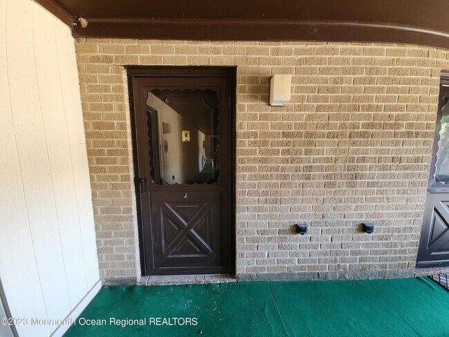 Building Photo - 34 Meadow Green Cir