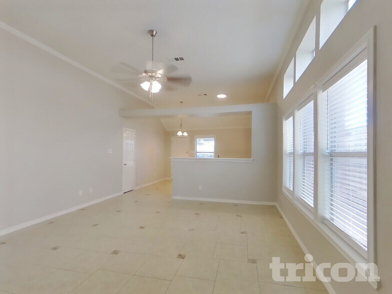 Building Photo - 8919 Wild Rose Ln