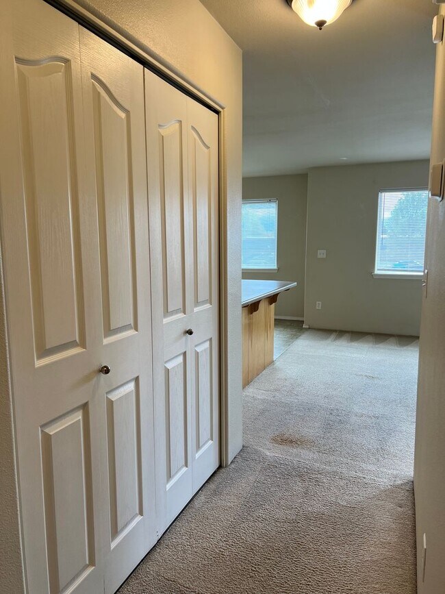 Building Photo - 3163 Juniper Ridge Dr