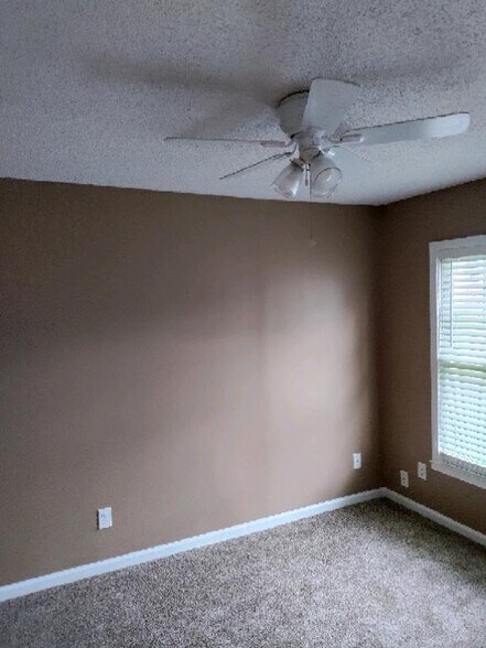 3rd bedroom - 631 W 40th St