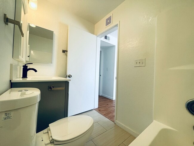 Building Photo - July Month's Rent $1000 Discount-Beautifully Upgraded 2 Bedroom Apartment For Rent!