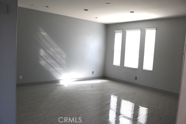 Building Photo - 255 E Santa Fe Ct