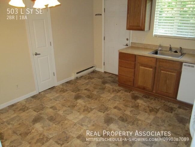 Building Photo - 503 L St SE