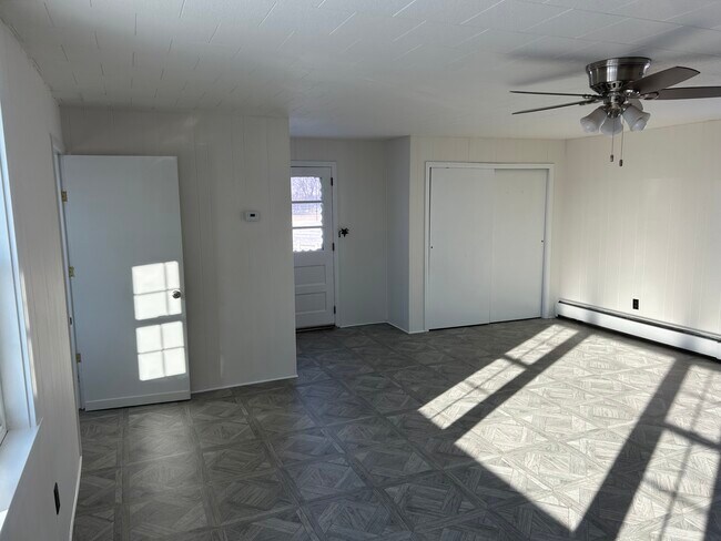 Building Photo - 1943 Smoketown School Rd