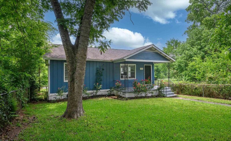 Building Photo - 2033 E Lake Blvd