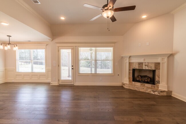 Building Photo - For Lease - Single Family Home in Gallatin