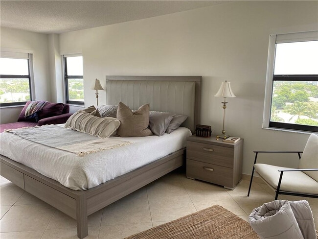 Building Photo - 5100 N Ocean Blvd