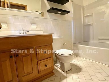 Building Photo - Spacious and beautiful family home