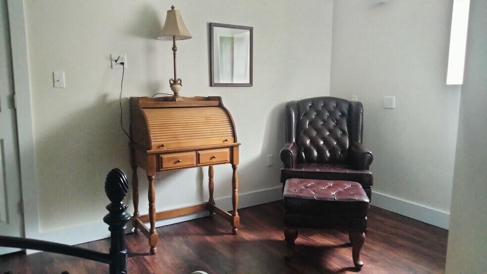 Office Area in Second BEdroom - 125 Water St