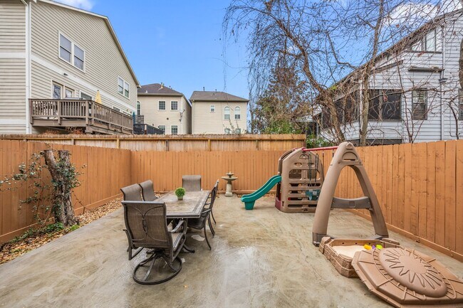 Building Photo - 510 Jackson Hill St