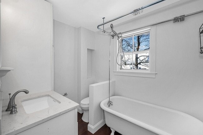 Building Photo - 12 Broadway St