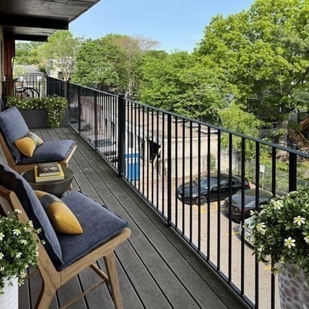 Building Photo - 879 E 4th St