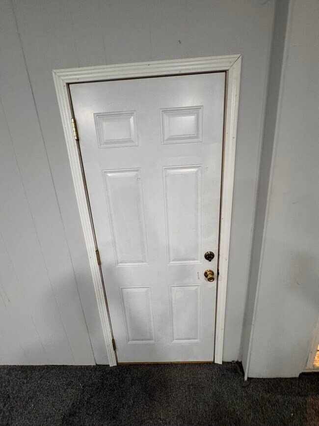 Building Photo - 514 S Pine St