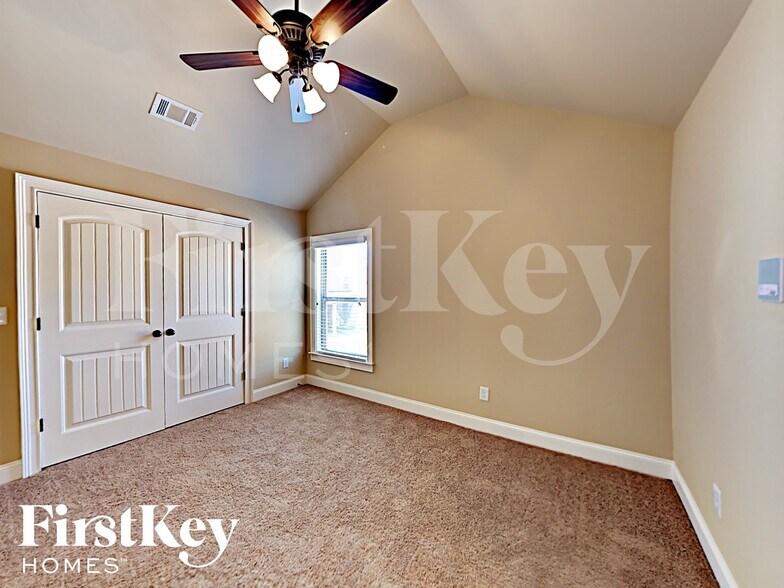 Building Photo - 810 Golden Isles Dr